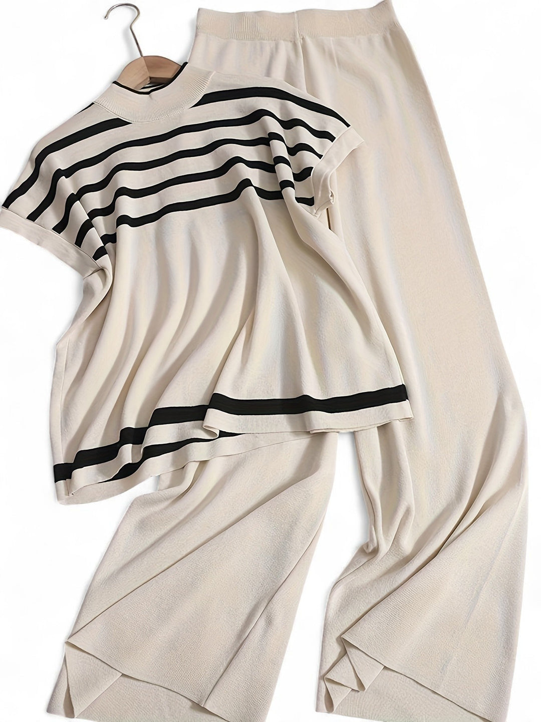 Los Angeles Casual Stripe Outfit